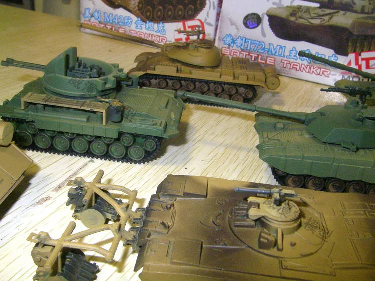 8 adet 1: 72 4D Plastik Montaj Tankı 1st Nesil ikinci Dünya Savaşı Modeli Bulmaca Montaj Askeri Kum Masa Oyuncaklar Çocuklar İçin Görüntü 5