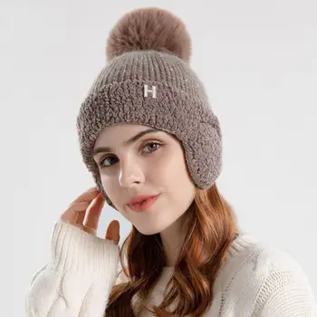 2022 Sonbahar Kış Kadın sıcak Şapka Kalınlaşmak Polar Açık kulak koruyucu şapka soğuk geçirmez kap Yün Hairball Örme Şapka