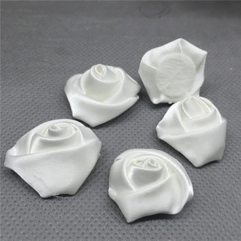 50 adet 25mm Saten Kurdele Gül Çiçek DIY Zanaat Düğün Aplikler beyaz