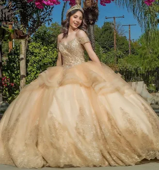 Büyüleyici Altın Quinceanera Elbiseler Dantel Aplike Boncuklu Balo Meksika Tatlı 16 Elbise Kapalı Omuz vestidos de 15 años