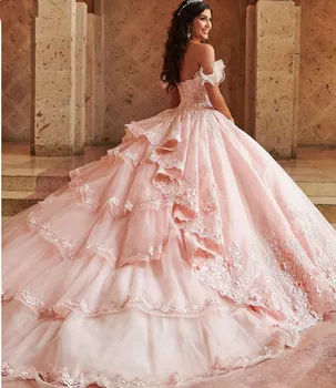 Pembe Quinceanera Elbiseler Aplikler Boncuk Scoop Boyun balo elbisesi Sparkly Tatlı 16 Parti Prenses Elbise 15 Yıl Vestidos